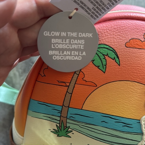 Loungefly Mickey and Minnie tropical vacation - Picture 9 of 10